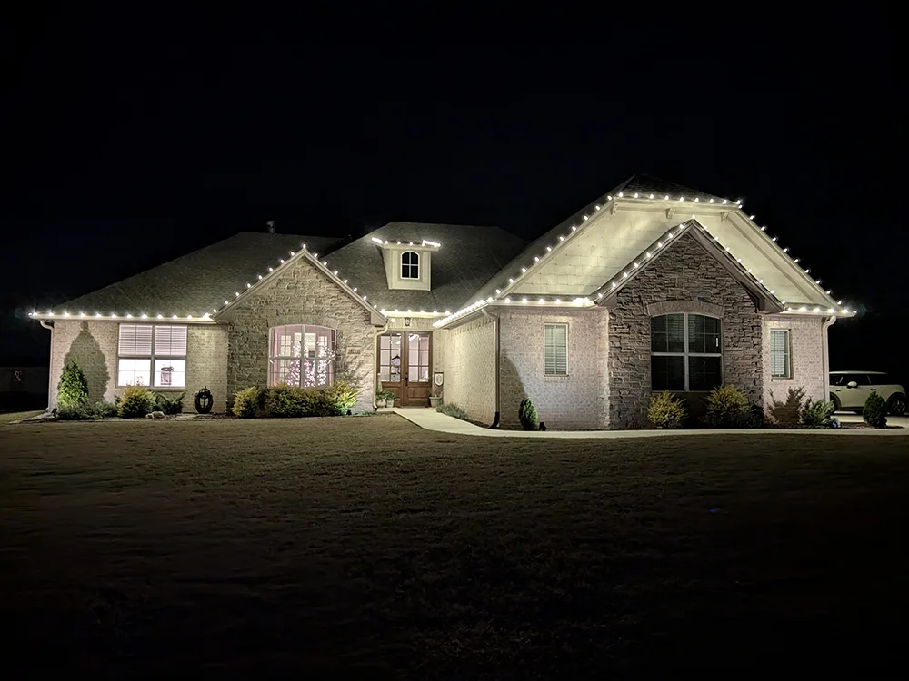 redline-mowing-christmas-lighting Christmas lighting on a house